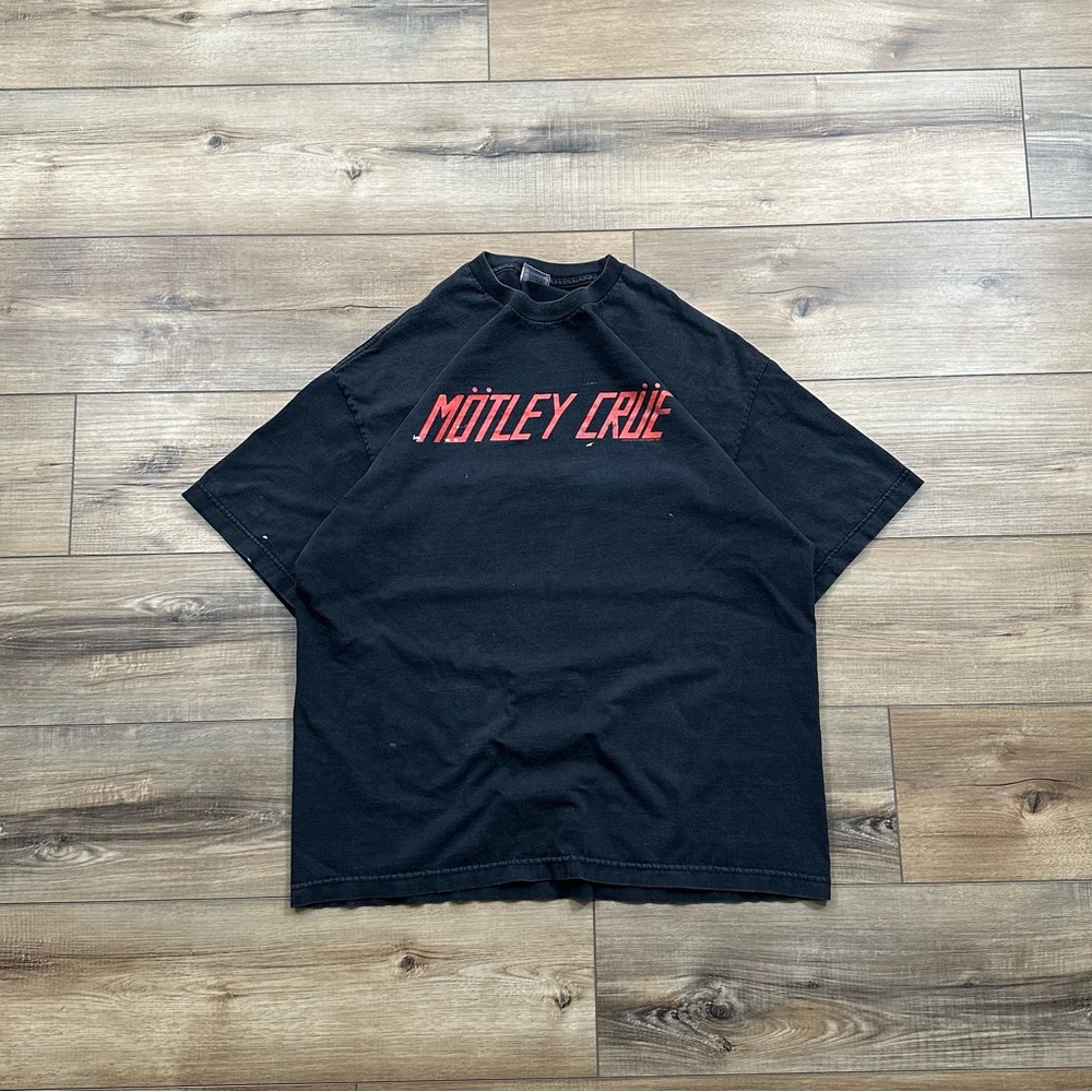 Vintage 2005 Y2K Motley Crue Rock Band Tee